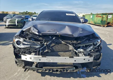 2019 Alfa Romeo Giulia z USA, uszkodzony, nr VIN ZARFAMANXK7599319